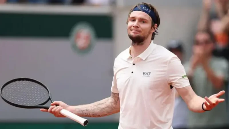 Alexander Bublik hits career-high rank with Hangzhou Open triumph