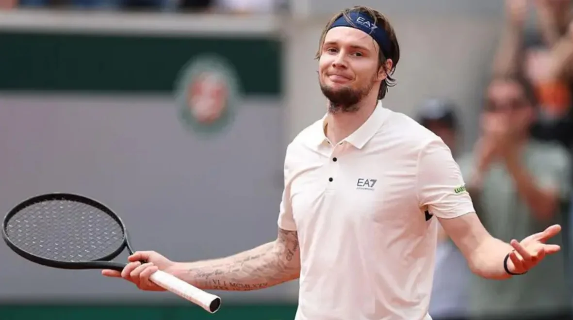 Alexander Bublik hits career-high rank with Hangzhou Open triumph