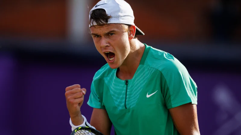 Photo Gallery: Emotions run high in Shanghai