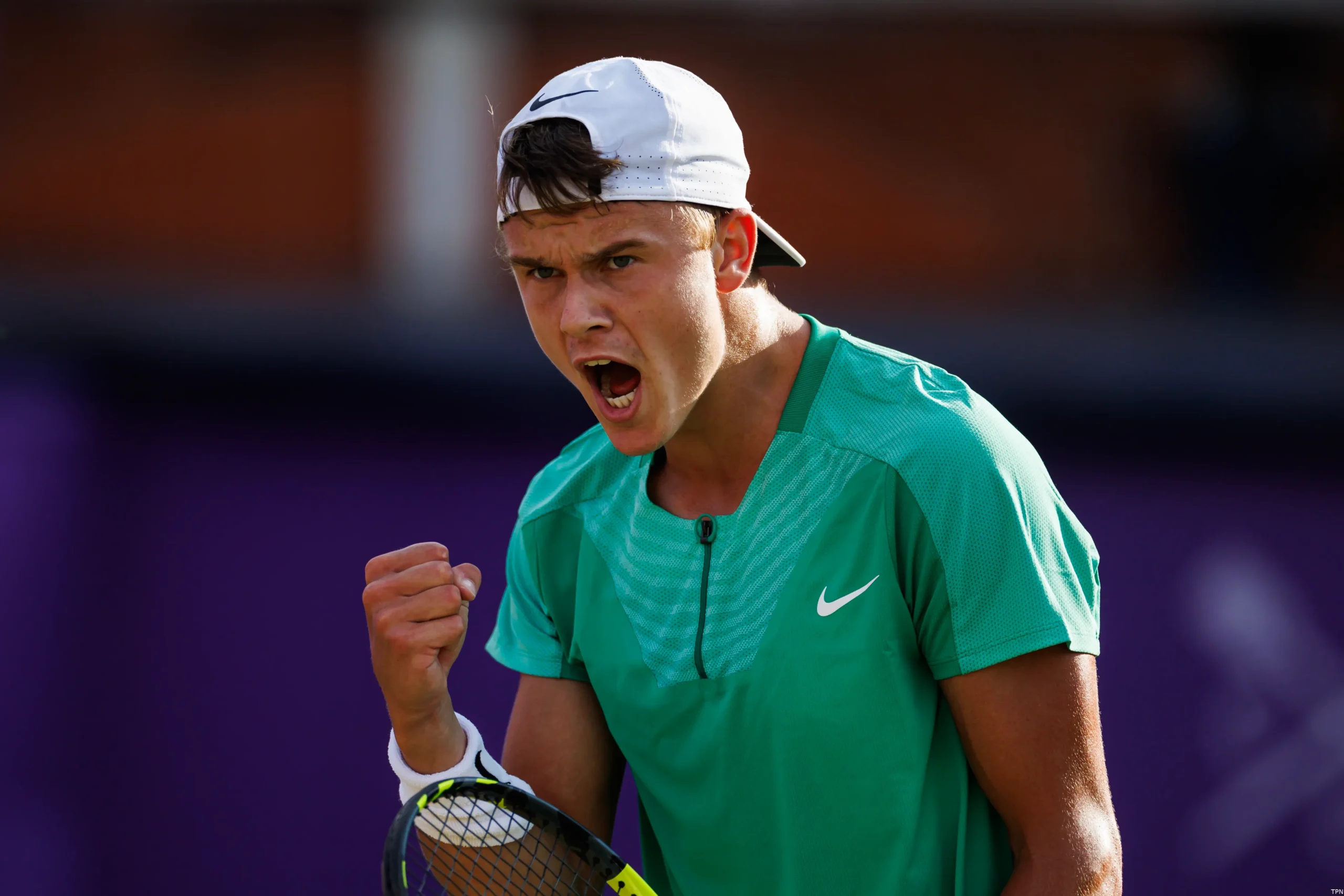 Photo Gallery: Emotions run high in Shanghai