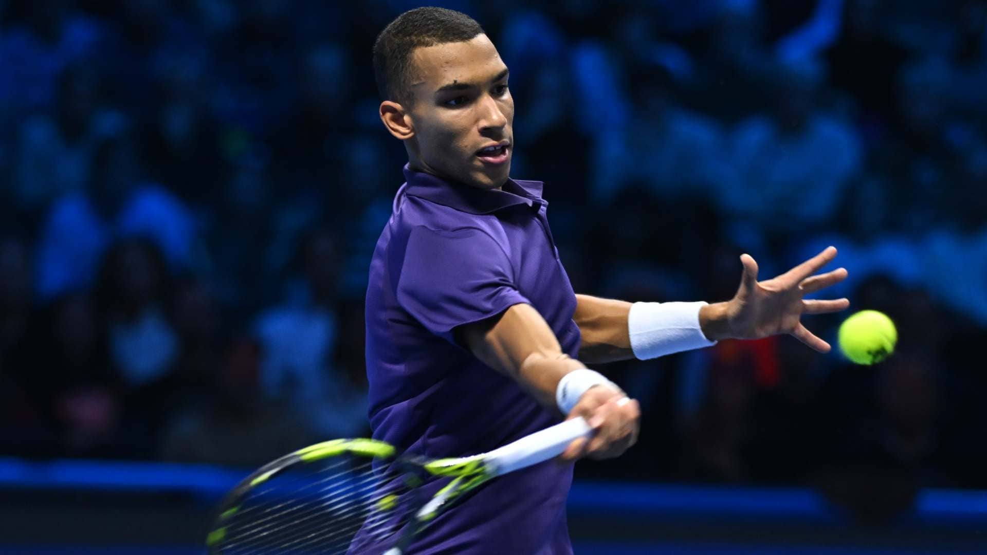 Felix Auger-Aliassime stays alive in Turin with gutsy comeback against Shelton