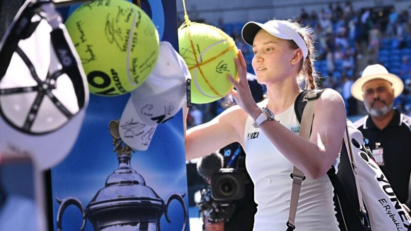 Elena Rybakina conquers first round nerves and Melbourne heat