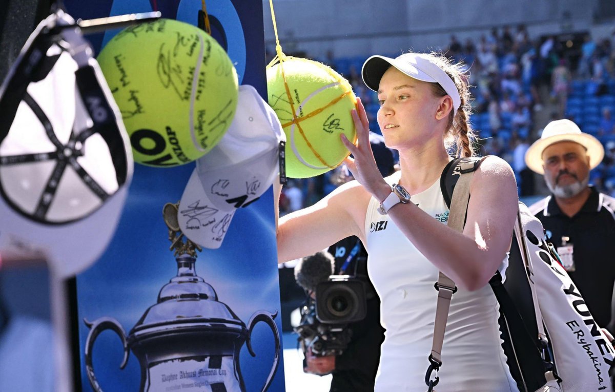 Elena Rybakina conquers first round nerves and Melbourne heat