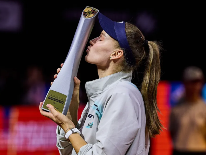 Elena Rybakina trades the passenger seat for the steering wheel in Stuttgart