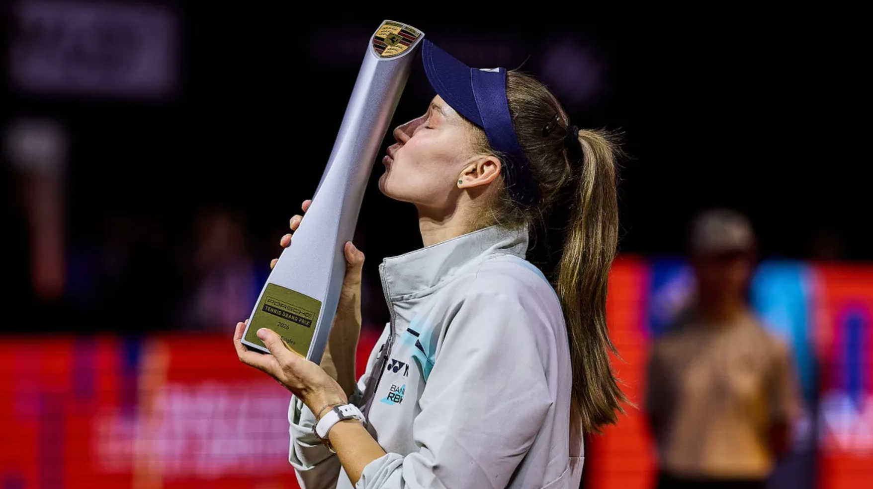 Elena Rybakina trades the passenger seat for the steering wheel in Stuttgart